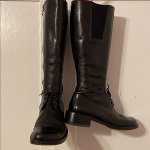 Donald J Pliner black leather boots